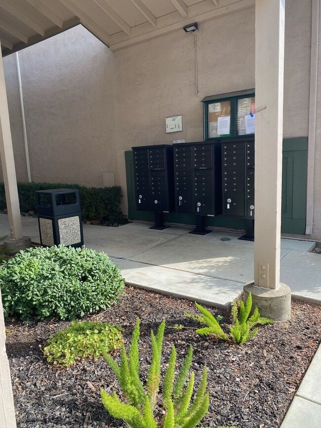 Building Photo - BEAUTIFUL 1 BEDROOM X1 BATHROOM CONDO!!! NOW LEASING!!!