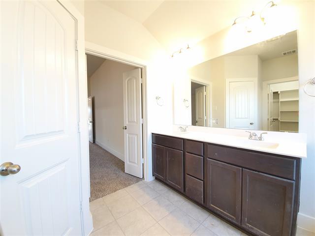 Building Photo - 1409 Black Oak Dr
