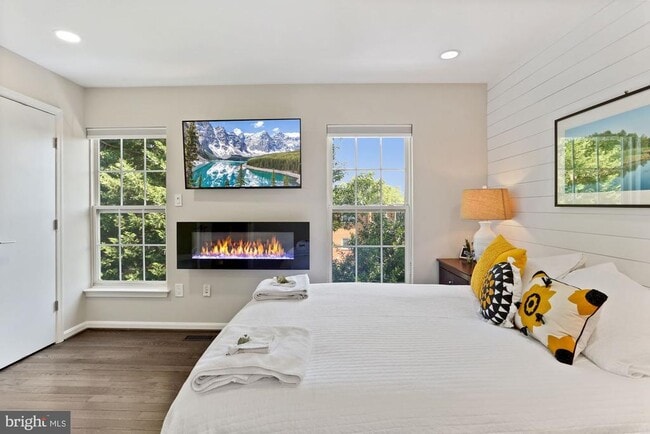 Building Photo - 8078 Sebon Dr
