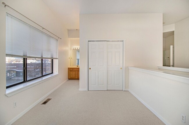 Building Photo - Unique 2-Story Loft-Style Condo w/1200 sqft of Living Space!