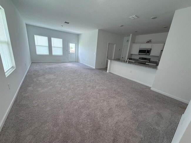 Building Photo - 452 Hennepin Lp