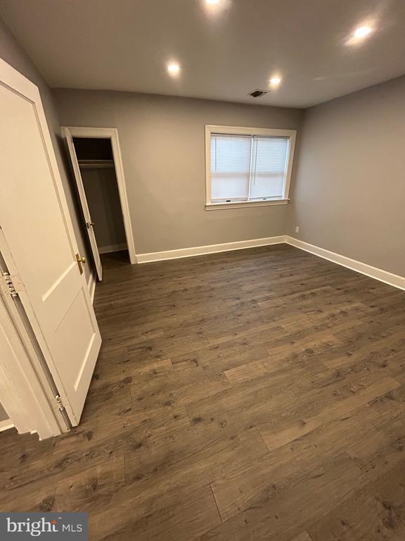 Building Photo - 336 Main St