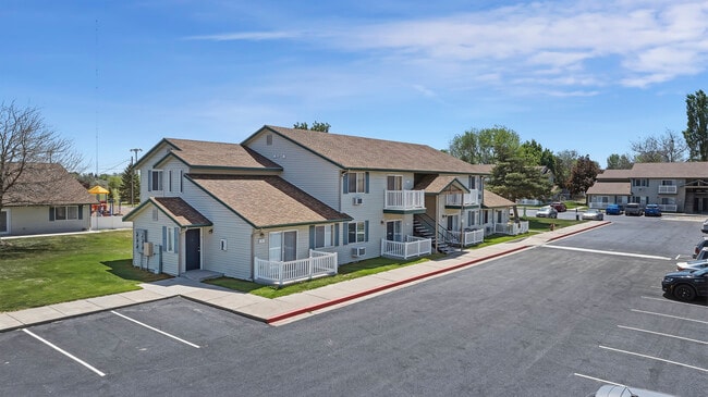 Building Photo - Twin Falls Gardens Apartments