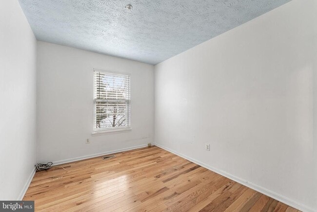 Building Photo - 2503 Lemontree Terrace