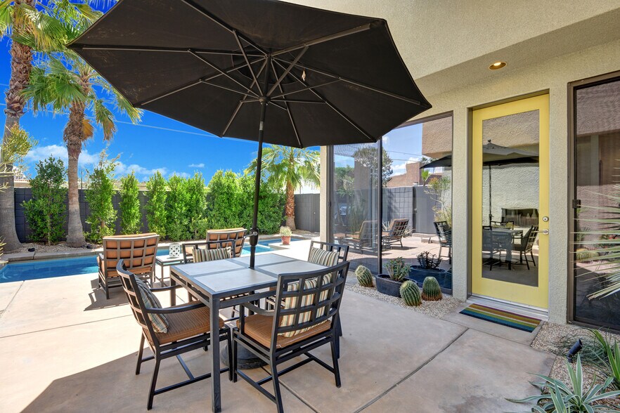 Building Photo - 1536 E Baristo Rd