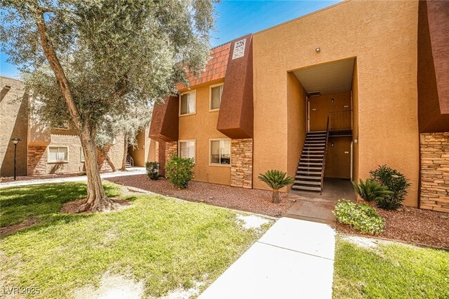 Primary Photo - 5240 Indian River Dr