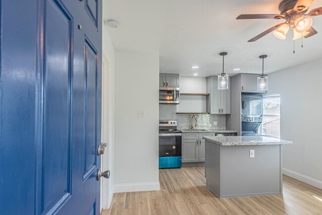 Building Photo - 2303 Rosewood St