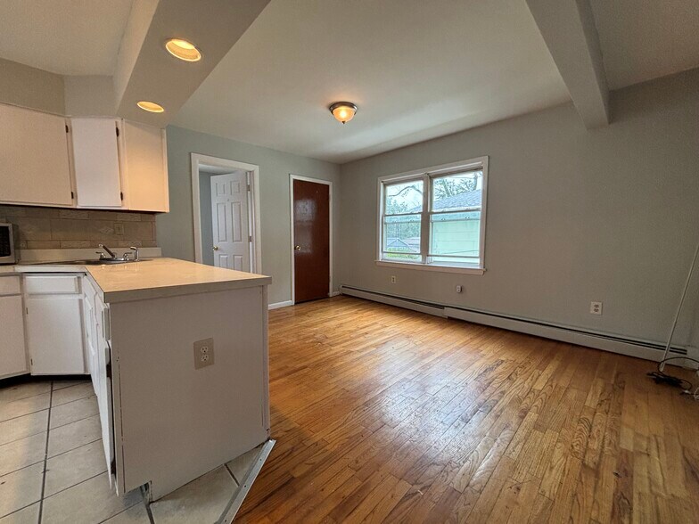 Kitchen/Living Room - 226 Gordon St