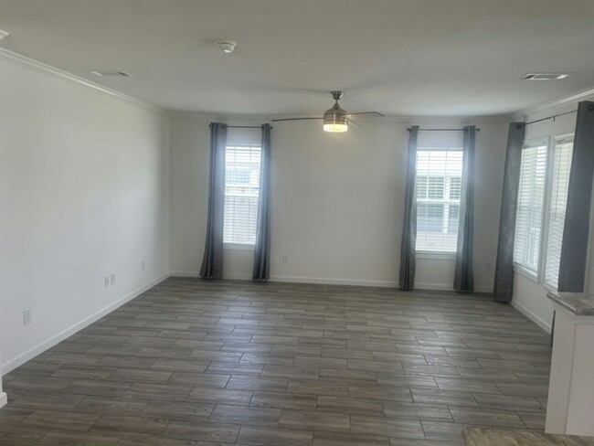 Building Photo - 7465 44th Terrace N