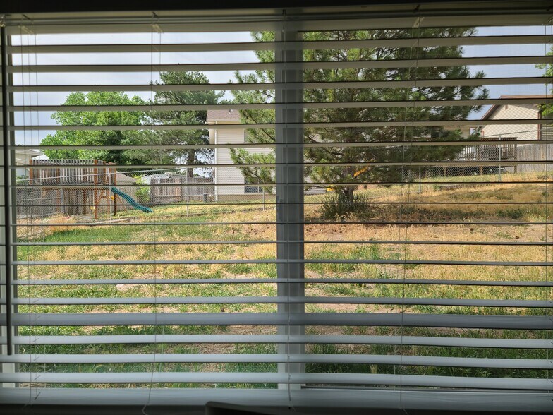 bedroom 1 - 940 W Red Oaks Dr