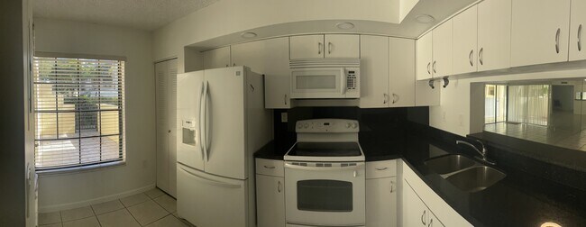 Building Photo - 13065 SW 88th Ter S