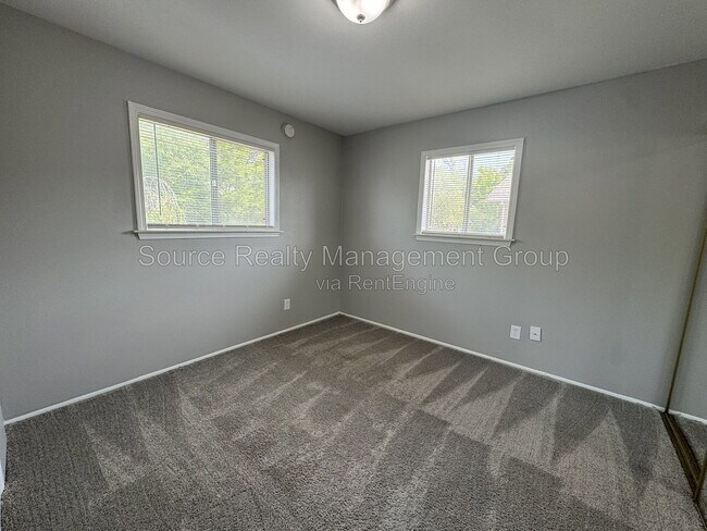 Building Photo - 4431 Oakwood