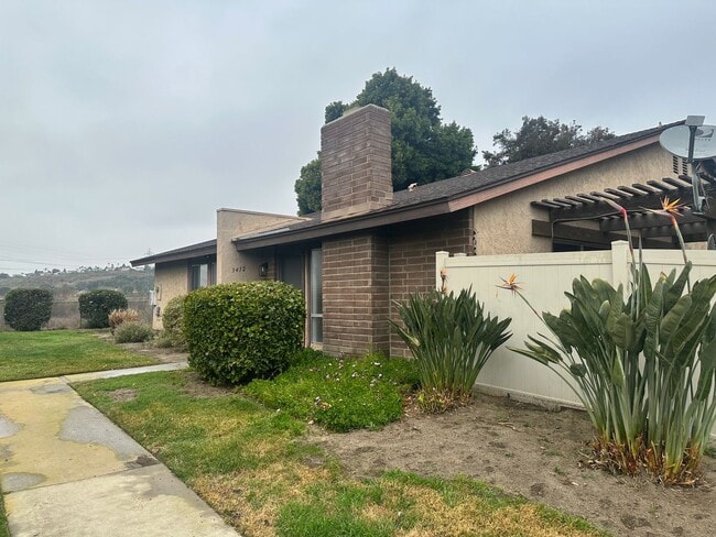 Building Photo - Newly Remodeled 3-Bedroom Condo – End Unit with Greenbelt Views!