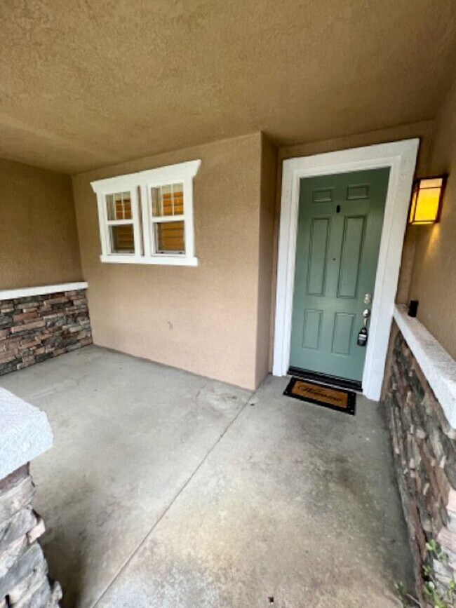 Building Photo - Beautiful Corona Pool Home with 4 bedroom ...