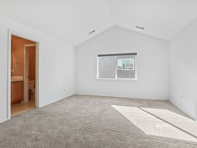 Building Photo - 3 Bed Home w/Recent Updates Attached Garag...