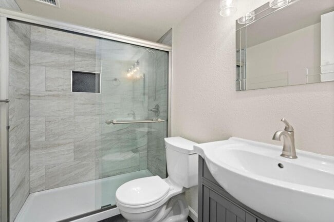 Building Photo - 326 Moss Rock Way