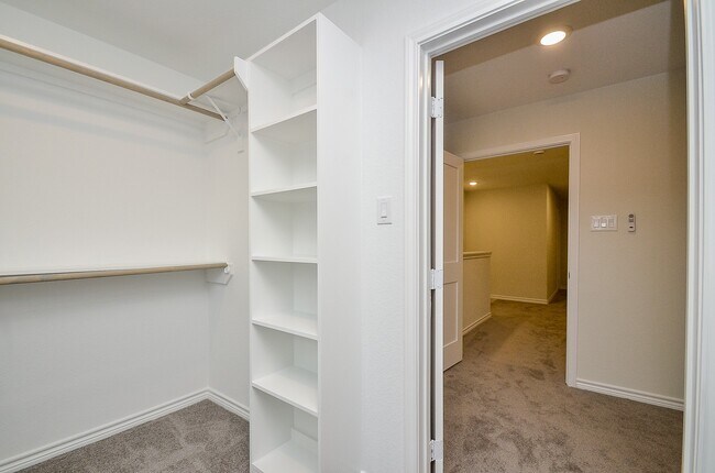 Building Photo - 12963 Centaurus Ct