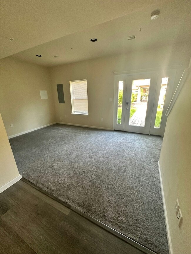 Building Photo - 123 High Pointe Dr