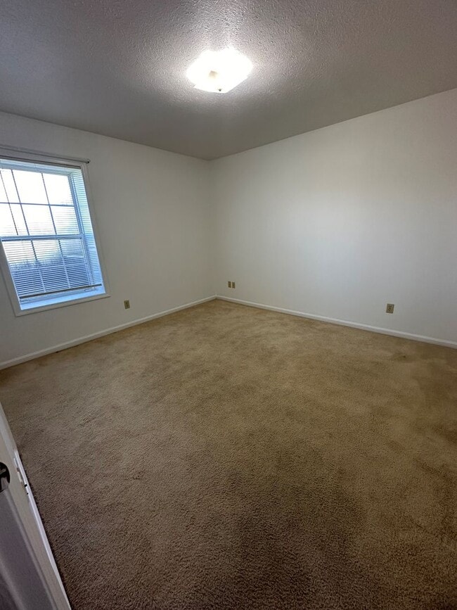 Building Photo - Apartment for Rent in Bridgewater