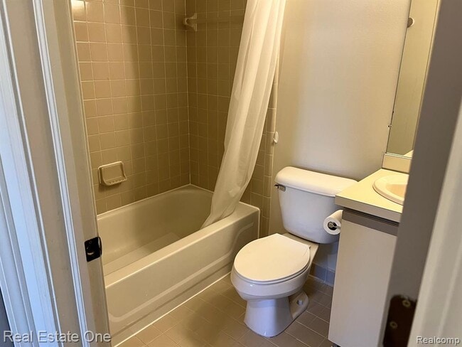 Building Photo - 1629 Glenbrooke Ct