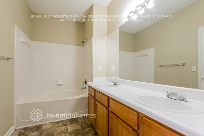 Building Photo - 1609 Heyford Cir NW