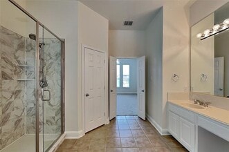 Building Photo - 3404 Pilgrim Dr