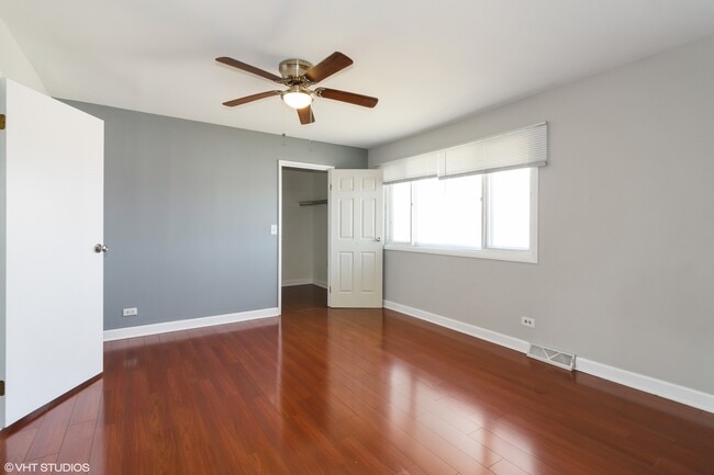 Building Photo - 605 Hughes Pl
