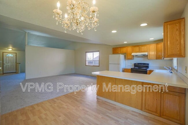 Building Photo - 3107 NE 148th Ave
