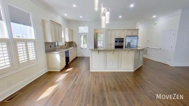 Building Photo - 17011 Hedgerow Park Rd