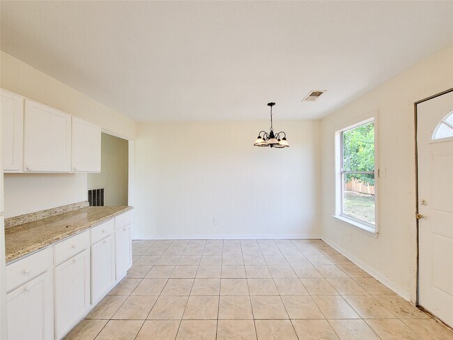 Building Photo - 3307 Pine Dust Ln