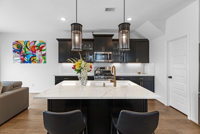 Building Photo - 27903 Western Crk Ct