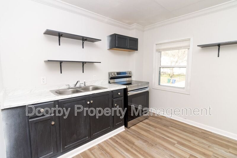 Building Photo - 15 Sawyer St