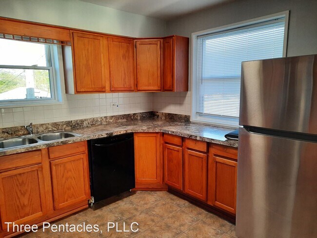 Building Photo - 3 br, 1.5 bath House - 7545 W Belden Ave #6
