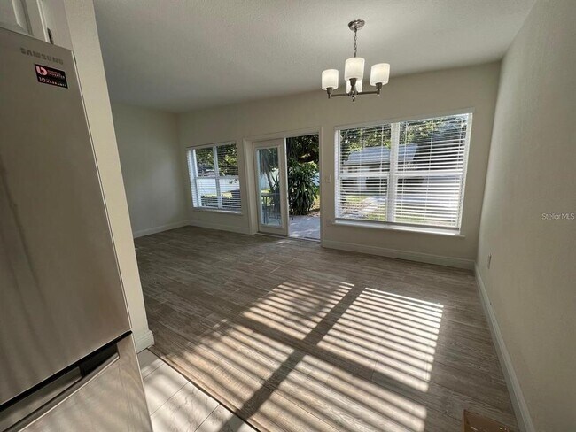 Building Photo - 5037 Lake Howell Rd