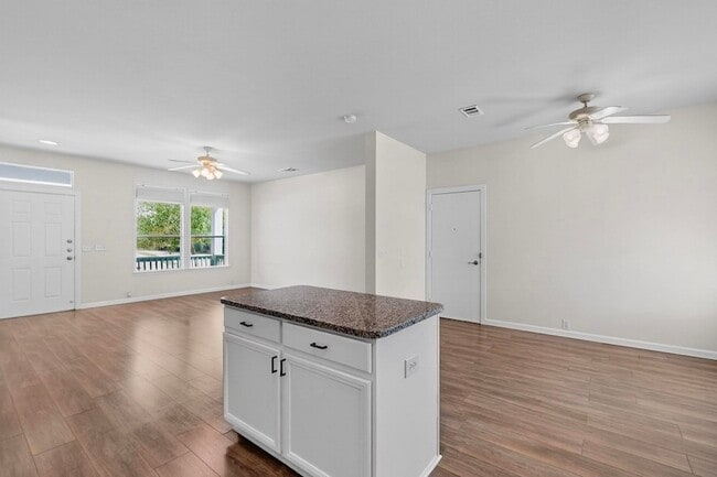 Building Photo - 908 Greene Way