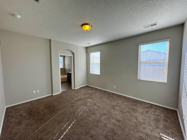 Building Photo - 6732 Oro Valley Rd NW