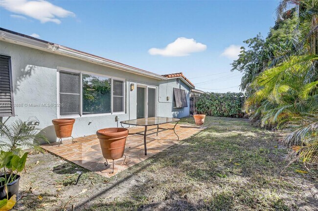 Building Photo - 7920 Alhambra Blvd