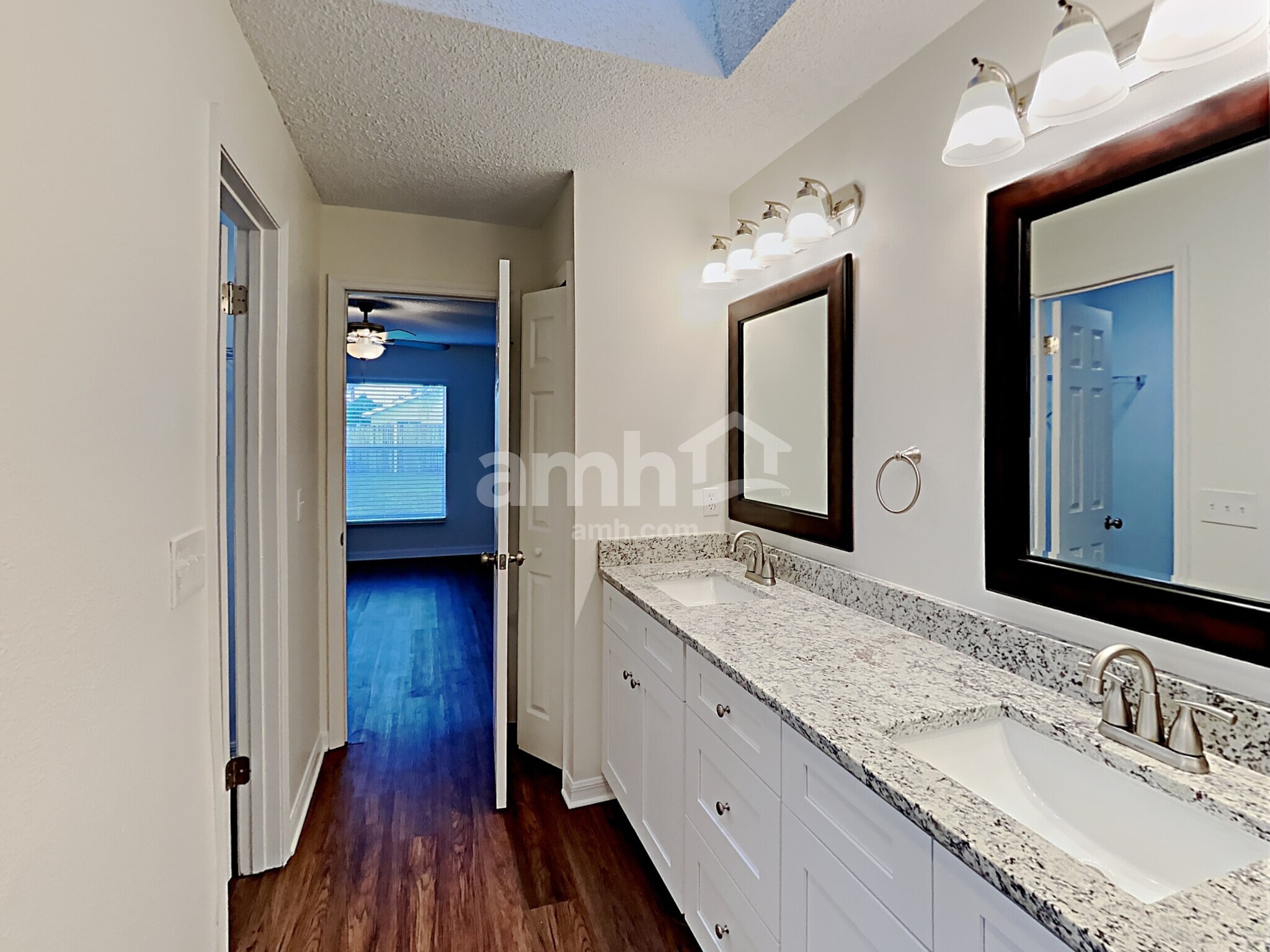 Building Photo - 105 Green Cove Ct