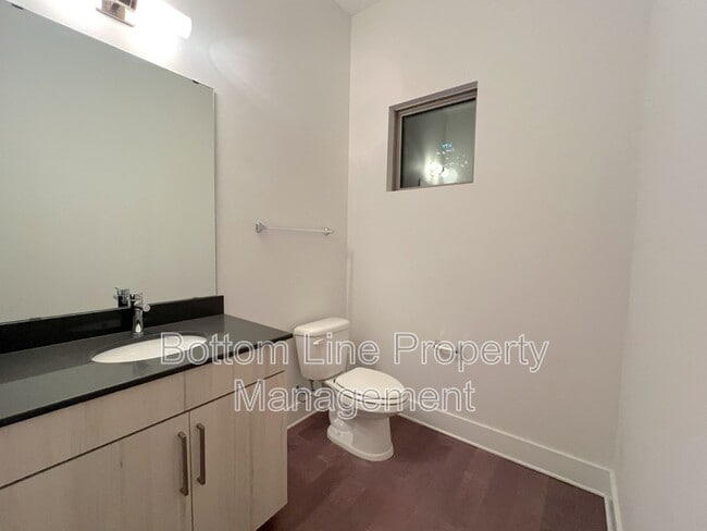 Building Photo - 211 Doggett St