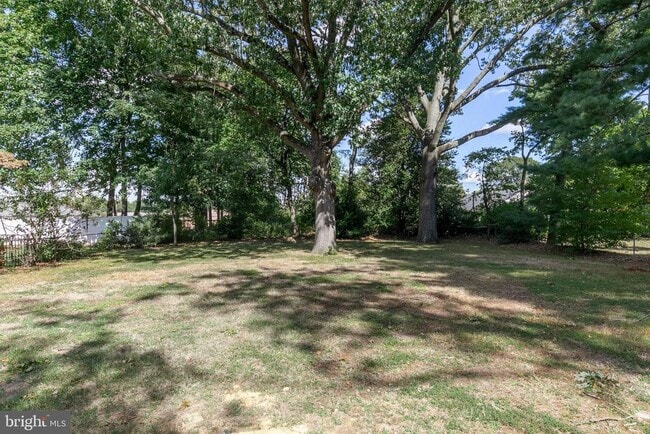 Building Photo - 405 Hamilton Rd