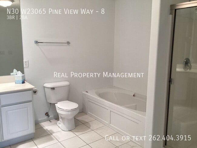 Building Photo - N30 W23065 Pine View Way-8