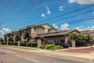 Building Photo - AveCDC Terrace