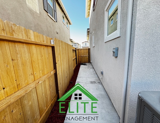 Building Photo - Brand New 3-Bedroom Home in the Prestigiou...