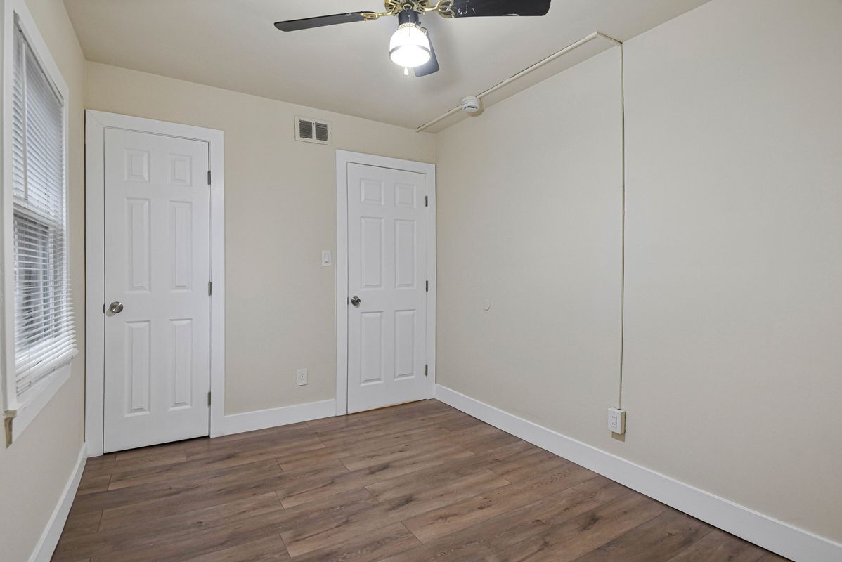 Building Photo - 3427 B St SE