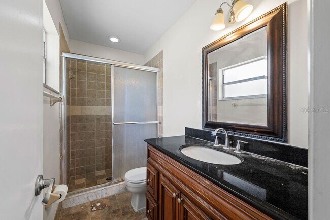 Building Photo - 7504 N Sanibel Cir