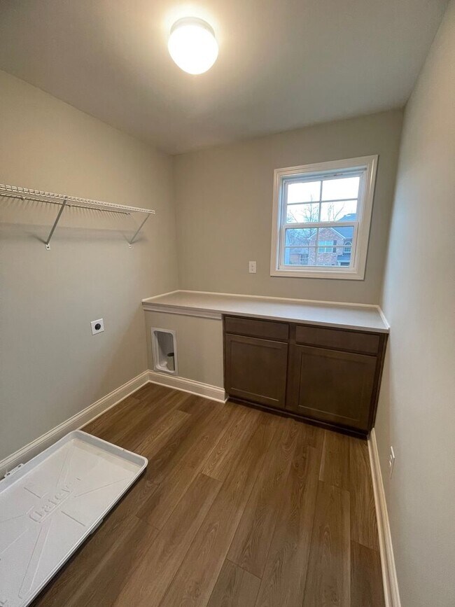 Building Photo - Gorgeous Custom New Build Home!