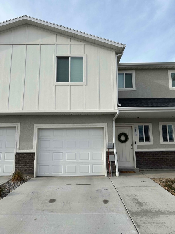 Building Photo - 393 W 625 N