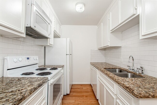 Building Photo - 4931 Junius St