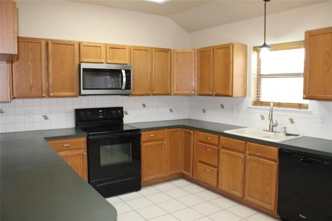 Building Photo - 46 Crazy Cross Rd