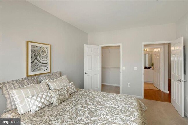 Building Photo - 2791 Centerboro Dr